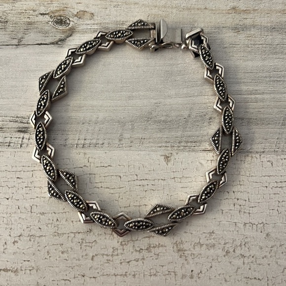 Judith Jack Sterling Silver Marcasite Bracelet. - Picture 5 of 5